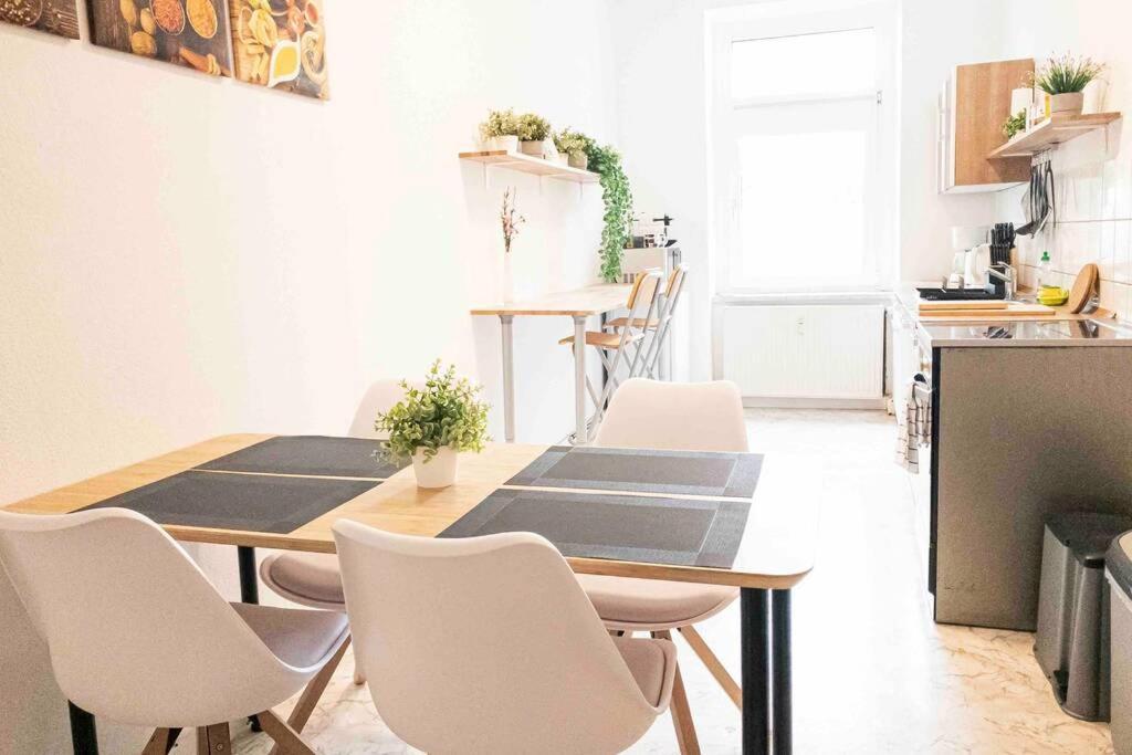 Top Moderne Wohnung In Leipziger Altbau - Netflix Inklusive Ngoại thất bức ảnh