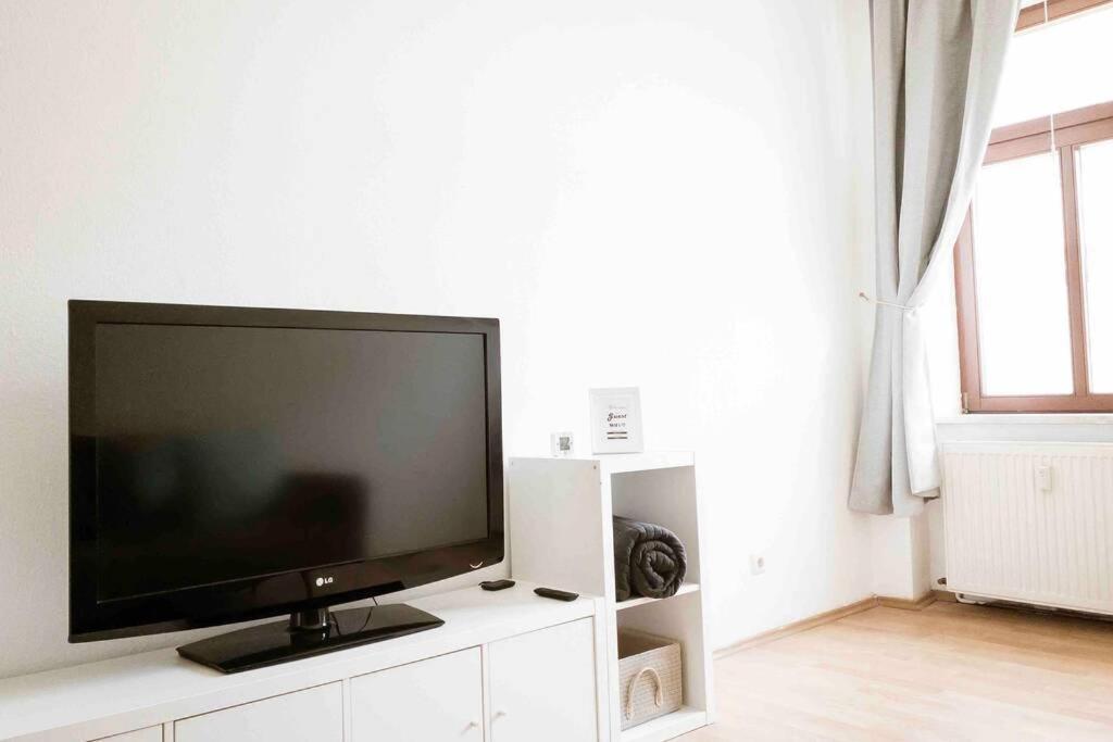 Top Moderne Wohnung In Leipziger Altbau - Netflix Inklusive Ngoại thất bức ảnh